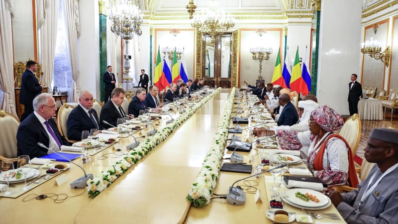 Переговоры Путина с лидером Мали завершились