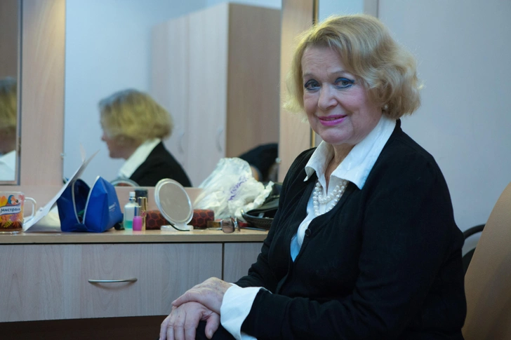 Последние дни Валентины Талызиной: в больницу ехать не хотела, наняла сиделку, которая сегодня нашла ее без сознания