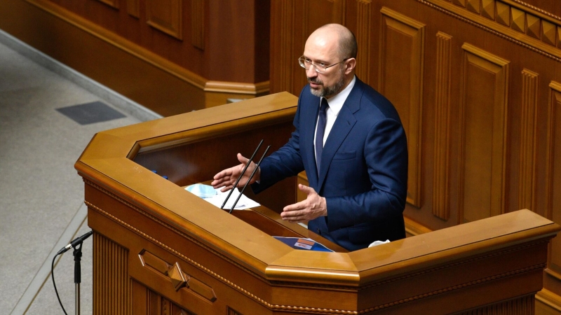 СМИ: в Раду подали представление о назначении Шмыгаля министром обороны
