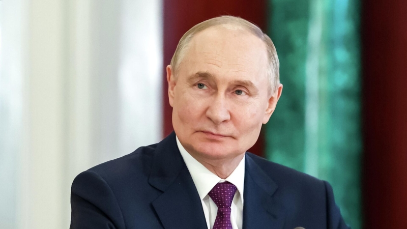 Путин призвал Украину не навязывать людям внешние институты управления