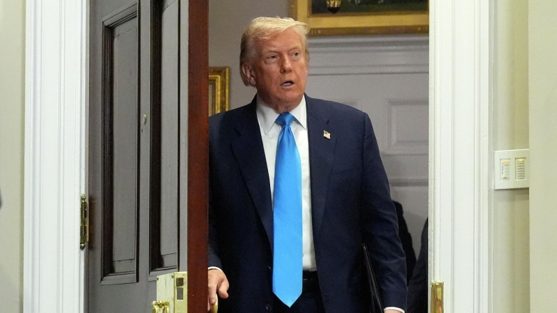 Трамп подписал указ о введении пошлин против десятков стран