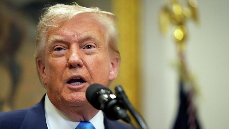 Трамп призвал лишить лицензии американские телеканалы