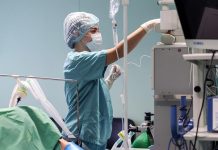 «Крепостное право» для медиков — не вариант, надо в придачу давать жилье и двойной оклад