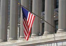 Попавший под санкции США глава МВД Колумбии предложил «гринго идти домой»