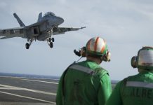 В Южно-Китайском море упали истребитель и вертолет ВМС США