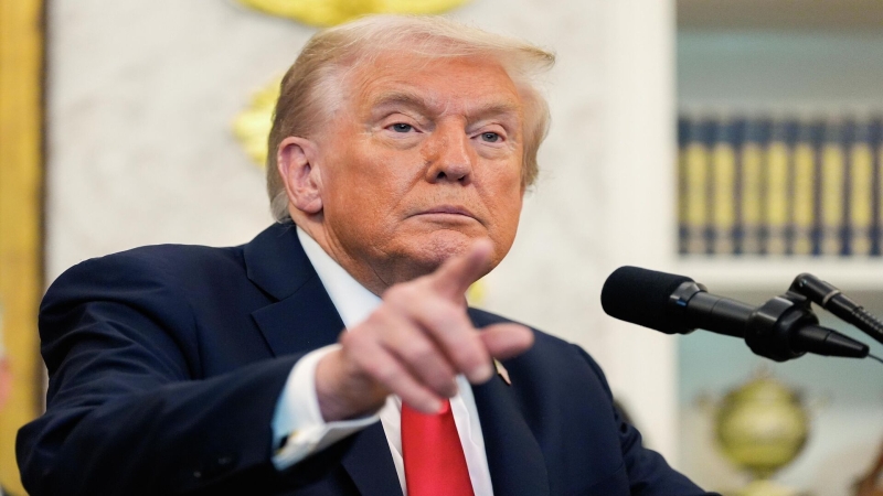 Вэнс опубликовал провокационный видеоролик с Трампом в образе короля