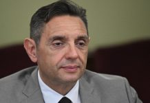 Вулин оценил возможность госпереворота в годовщину трагедии в Нови-Саде