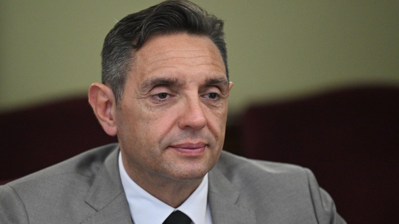 Вулин оценил возможность госпереворота в годовщину трагедии в Нови-Саде