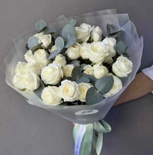 От классики до современности: базовые букеты с характером