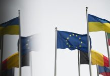 «Душить украинцев»: в Киеве испугались решения Запада