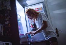 Продлевает жизнь: Лучшую пищу на ночь назвал врач