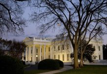 Трамп считает Би-би-си «левацкой пропагандистской машиной», заявила Левитт