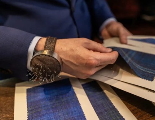 Идеальная посадка: почему стоит выбрать костюм на заказ вместо магазина