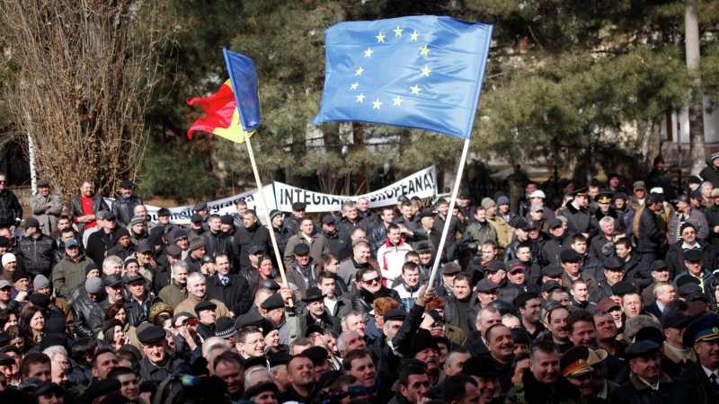 ЕС хвалит власти Молдавии за несуществующие успехи, заявил экс-премьер