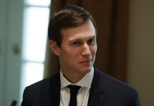 Фирма Кушнера участвует в предложении по покупке Warner Bros., сообщили СМИ