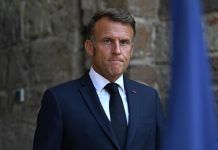 Макрон объявил о строительстве нового авианосца для Франции