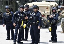 Миграционные рейды в США могут привести к перебоям в экономике, пишут СМИ