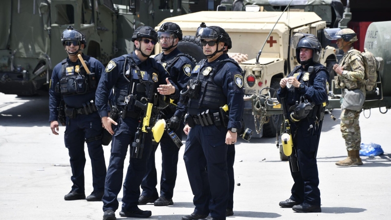 Миграционные рейды в США могут привести к перебоям в экономике, пишут СМИ