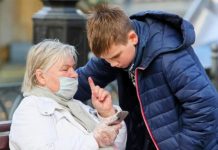 Молодость, проведенная в смартфоне, грозит хроническим ожирением — и не только