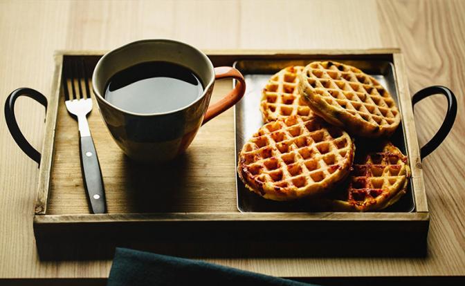 Пенсионер 50 лет питался двумя продуктами, что с ним произошло