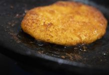 Поджелудочная отказывает: Врач назвал самую коварную еду