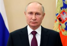 Путин поздравил туркменский народ с днем нейтралитета