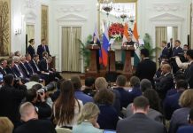 Россия и Индия работают над продвижением платежей в нацвалютах