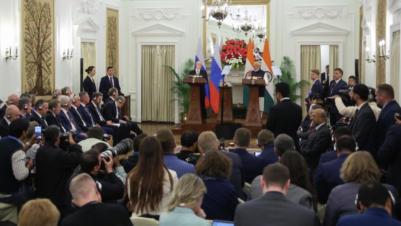 Россия и Индия работают над продвижением платежей в нацвалютах