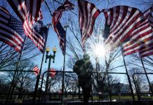 Россия и США должны участвовать в совместных проектах, заявил экономист