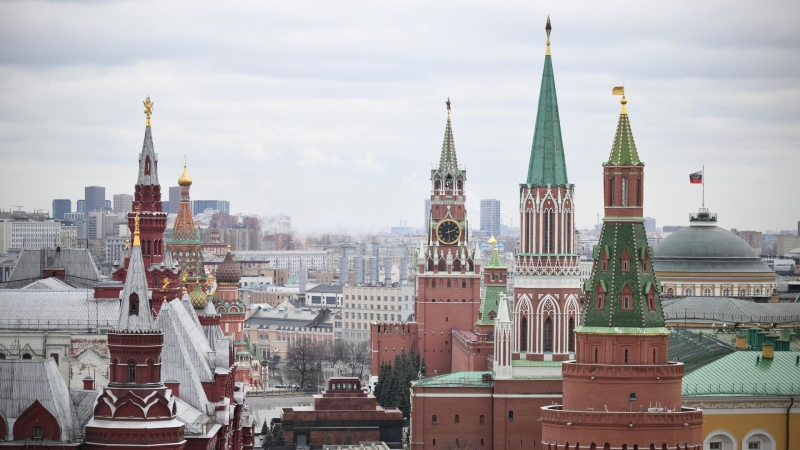 Россия не хочет вести "мегафонные переговоры" по Украине, заявили в Кремле