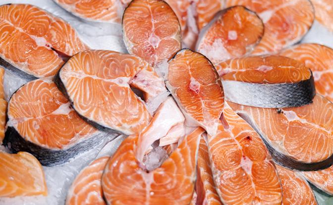 Россиянам рассказали о самых полезных видах красной рыбы