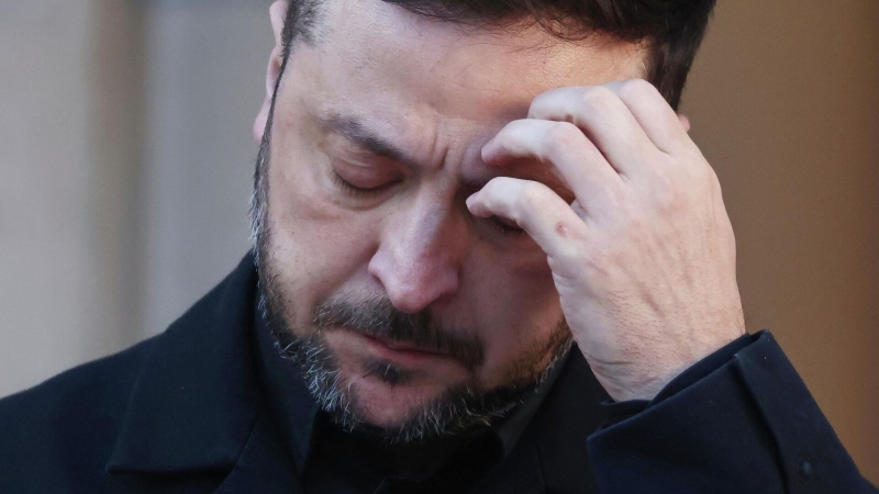 Зеленский устроил истерику после российских ударов