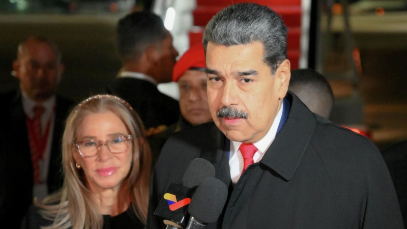 Мадуро и его жену захватили в крупнейшем военном комплексе страны, пишет AP