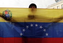 СМИ: экспорт нефти Венесуэлы парализован на фоне военной операции США